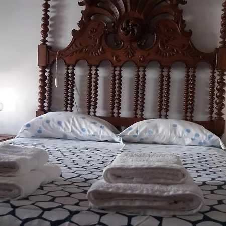 Moradia Santa Comba 펜션 산타 콤바 당