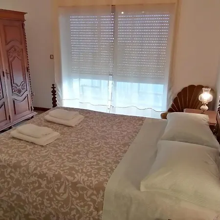 Moradia Santa Comba *