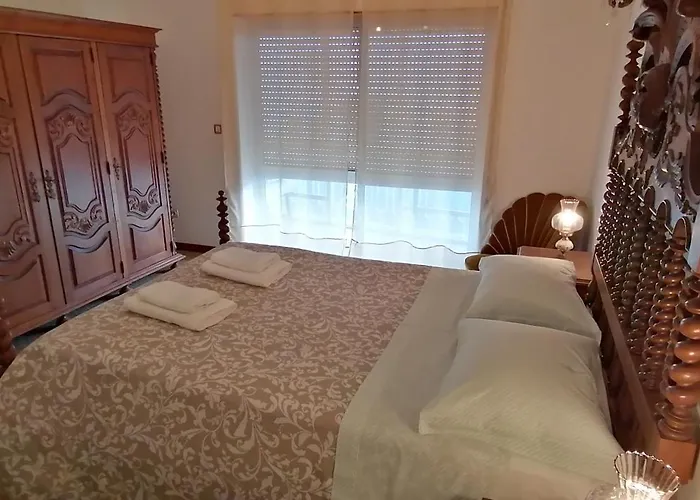 Moradia Santa Comba *